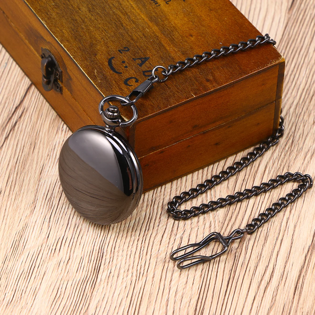 

Mens Black Vintage Style Mechanical Pocket Watch Stainless Steel Hard Acrylic White Dial Round Dial Removable Chain