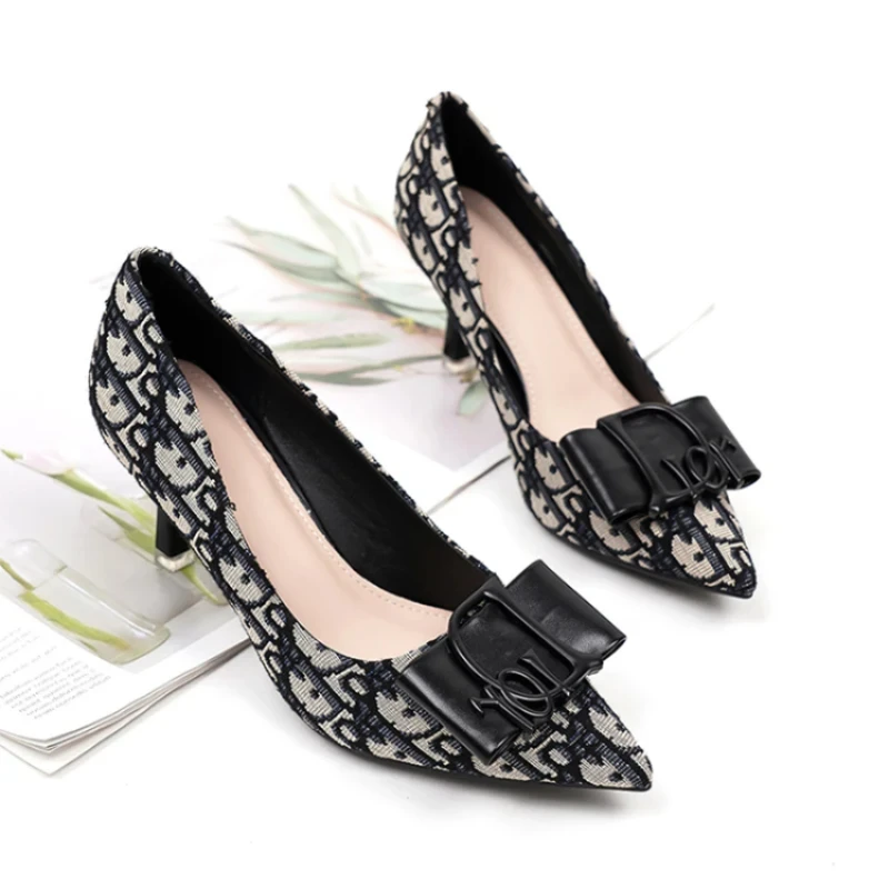 2024 Women Thin Heels Pumps Classic Fashion Buckle Decoration Elegant Wedding Party Shoes Black Padded Print Office Shoes 7cm