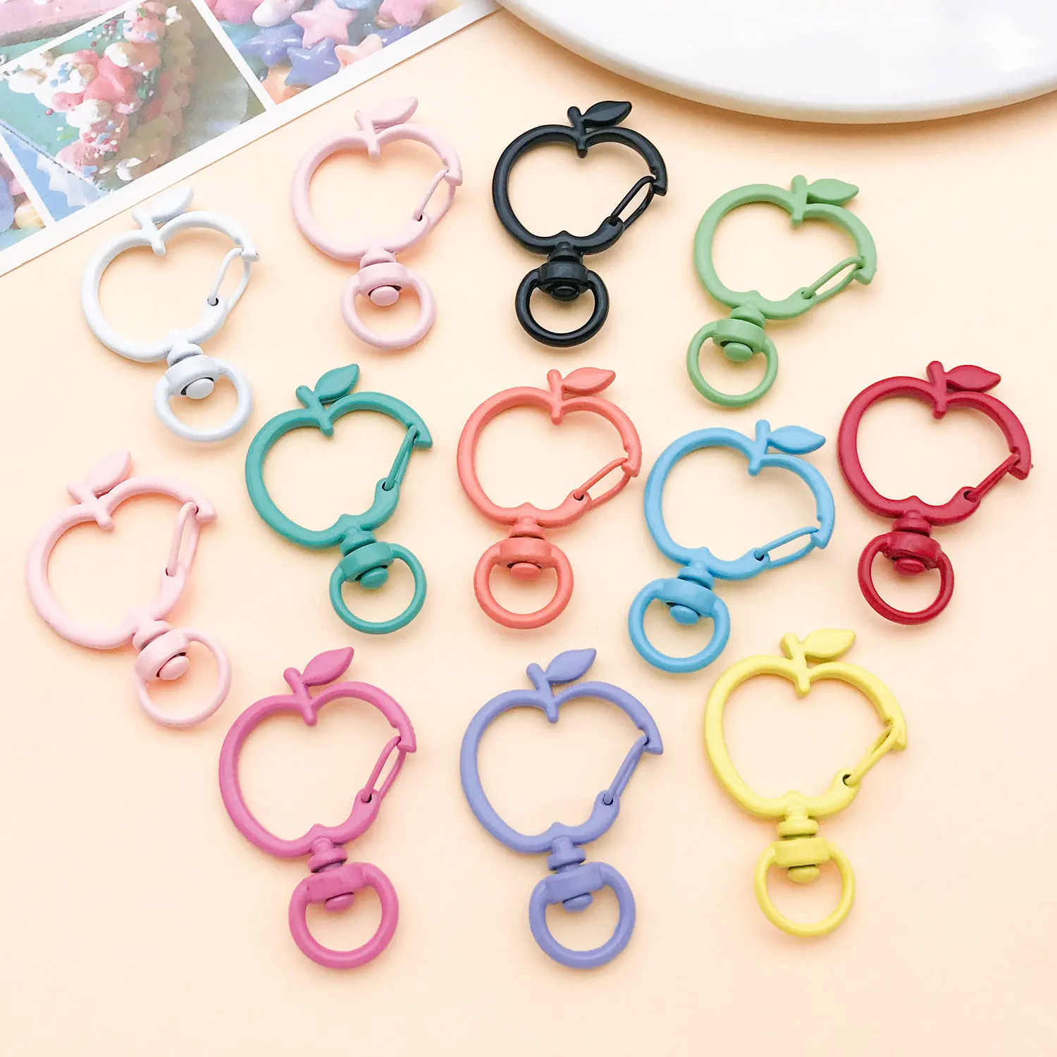 30pcs 25x36mm Zinc Alloy Paint Apple Hook Dog Buckle Suitable for DIY Making Key Chain Bag Pendant Universal Buckle