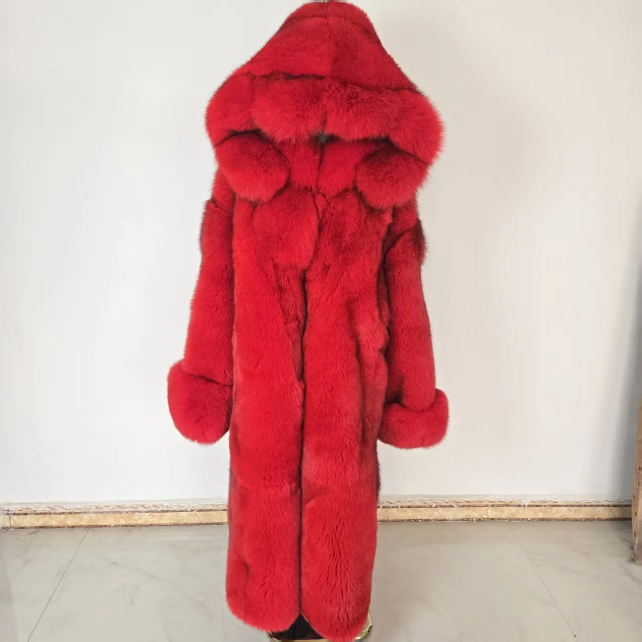 A New Thick Long Red Luxury Fur Coat For Women In Winter With A Big Hat