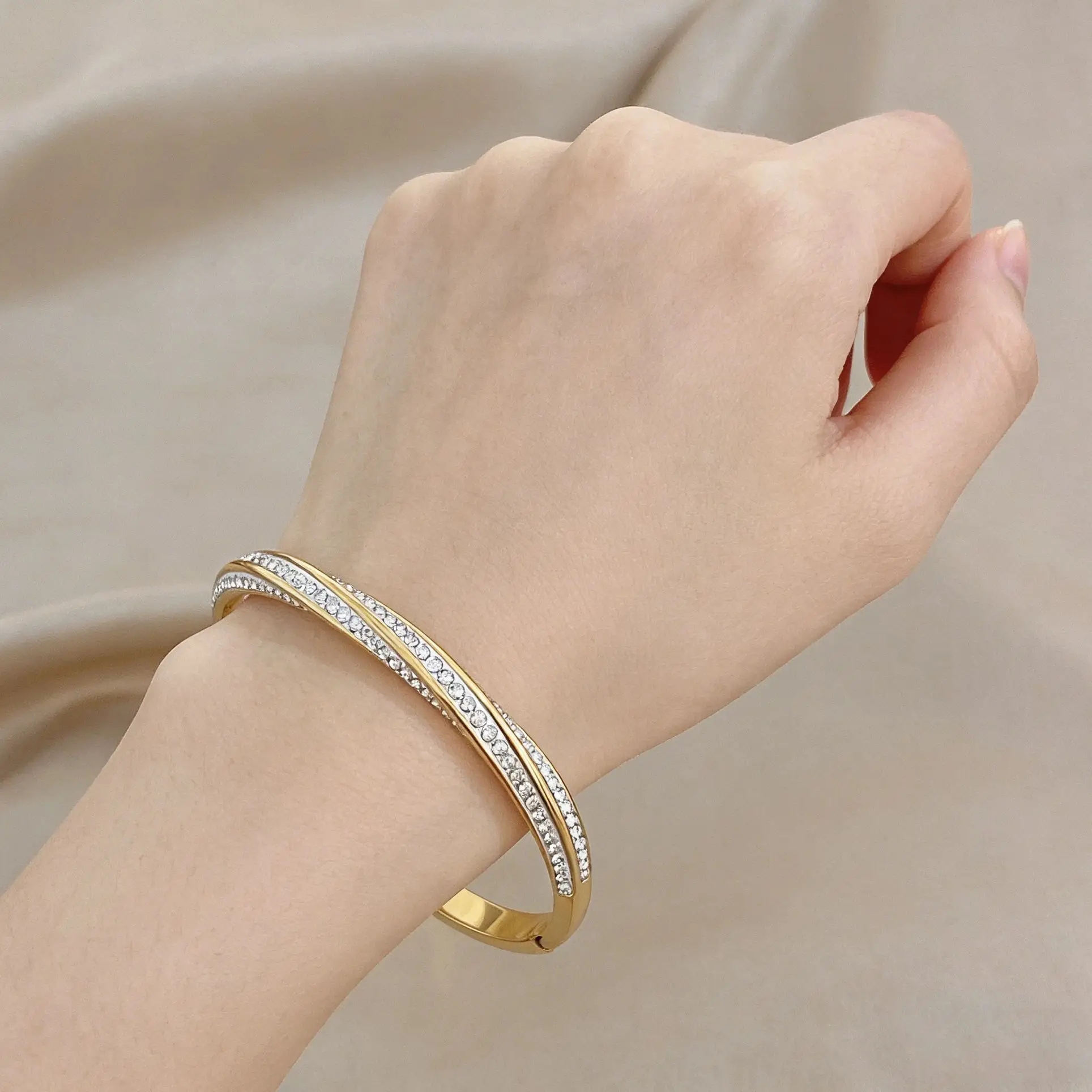 

Freetry Elegant Geometric Twisted Rhinestone Stainless Steel Bangle for Women Waterproof Gold Plated Spring Bracelet Jewelry New