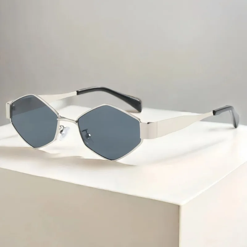 Fashion Retro Metal Sunglasses Women Luxury Personlity Irregular Sun Glasses Men Vintage Small Frame Eyewear UV400 Shades view 6