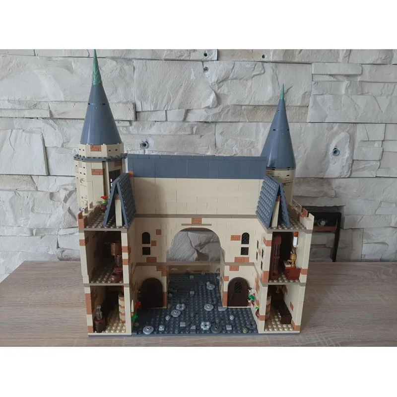 ตัวต่อโมเดลภาพยนตร์ยอดนิยม ชุดก่อสร้างแบบโมดูลาร์ ชิ้นส่วนลานบ้าน ชิ้นส่วนเทคโนโลยี บล็อก ของเล่น DIY ของขวัญคริสต์มาส