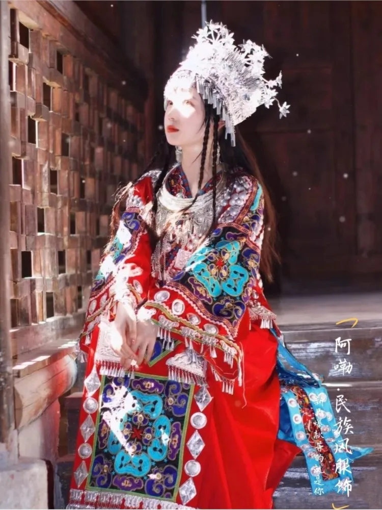 

New style of wedding dress embroidered by ethnic women from foreign lands
