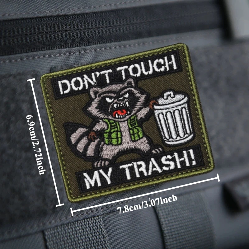 Parche bordado táctico Raccoon Firefighter – insignia moral MOLLE - imagen 2