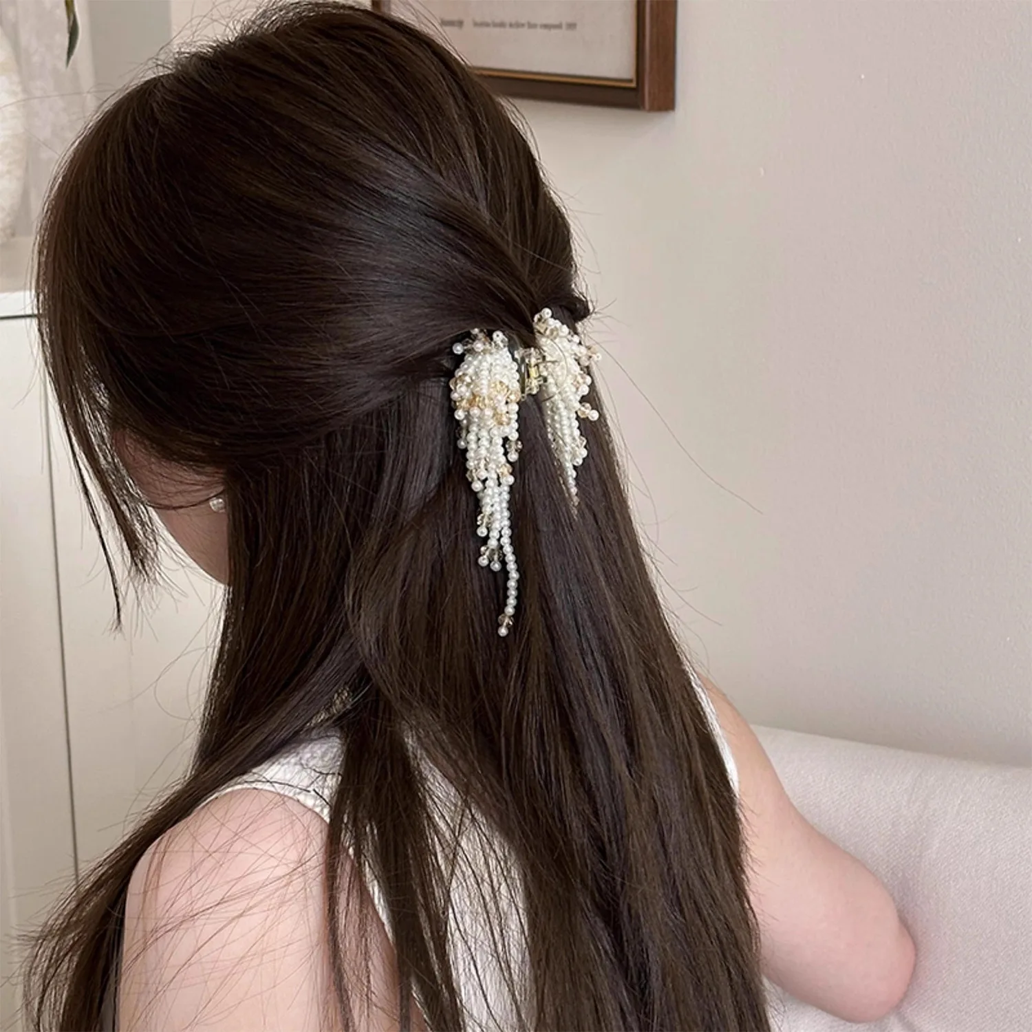 Pearl Tassel Hair Claw Butterfly Light Luxury Delicate Champagne Color Small Claw Clip for Women Simple Shark Ponytail Crab Clip