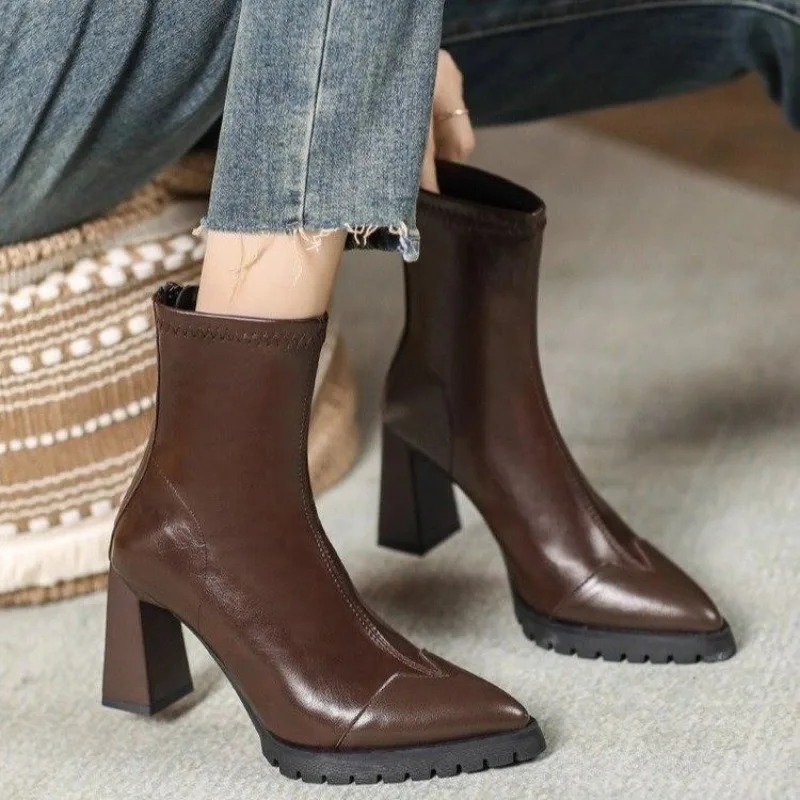 Sharp Pointed Short Boots for Women's Autumn and Winter New Style, Thick Heel, Medium Heel, Small Stature, French Fashion Boots