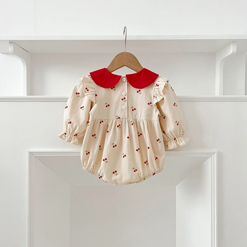 جديد ربيع 2026 ملابس داخلية قطنية للأطفال البنات بأكمام طويلة مطبوعة بالكرز على الطراز الكوري 0-24 متر ملابس أطفال حديثي الولادة