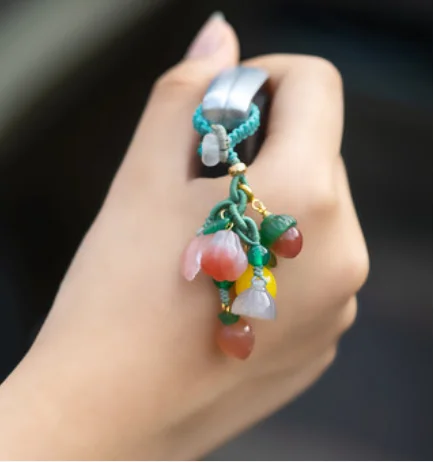 

Natural agate car key chain pendant high-end jade creative personality cute pendant