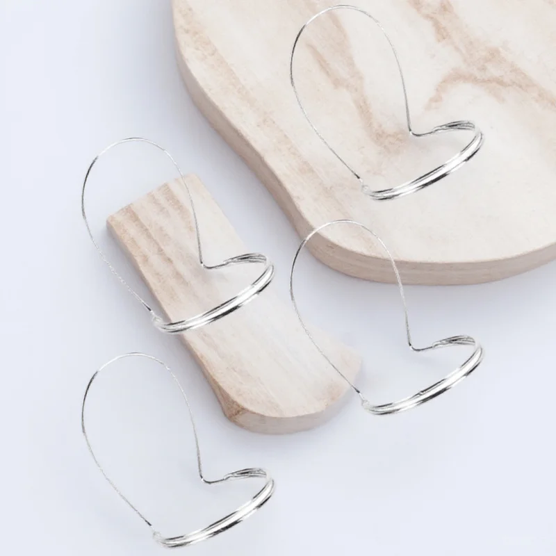 

1Set Hollow Finger Picks Banjo Thumb Index Picks Lightweight Flexible Ergonomic Guitar Mandolin Accessories Bass Plectrums