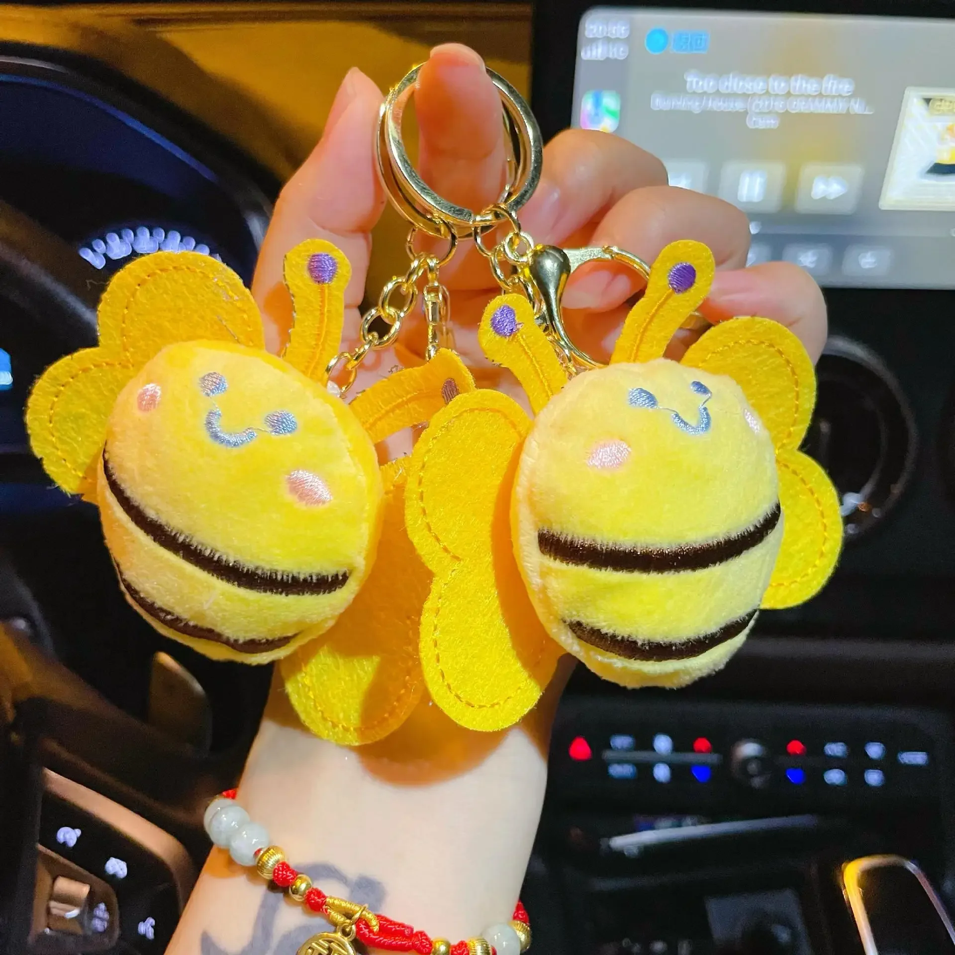1/3/5/10/20PCS Sweet Bee Plushie Keyring Miniature Stuffed Animal Keychain with Soft Fabric Cute Fashion Accessory for Bags Keys