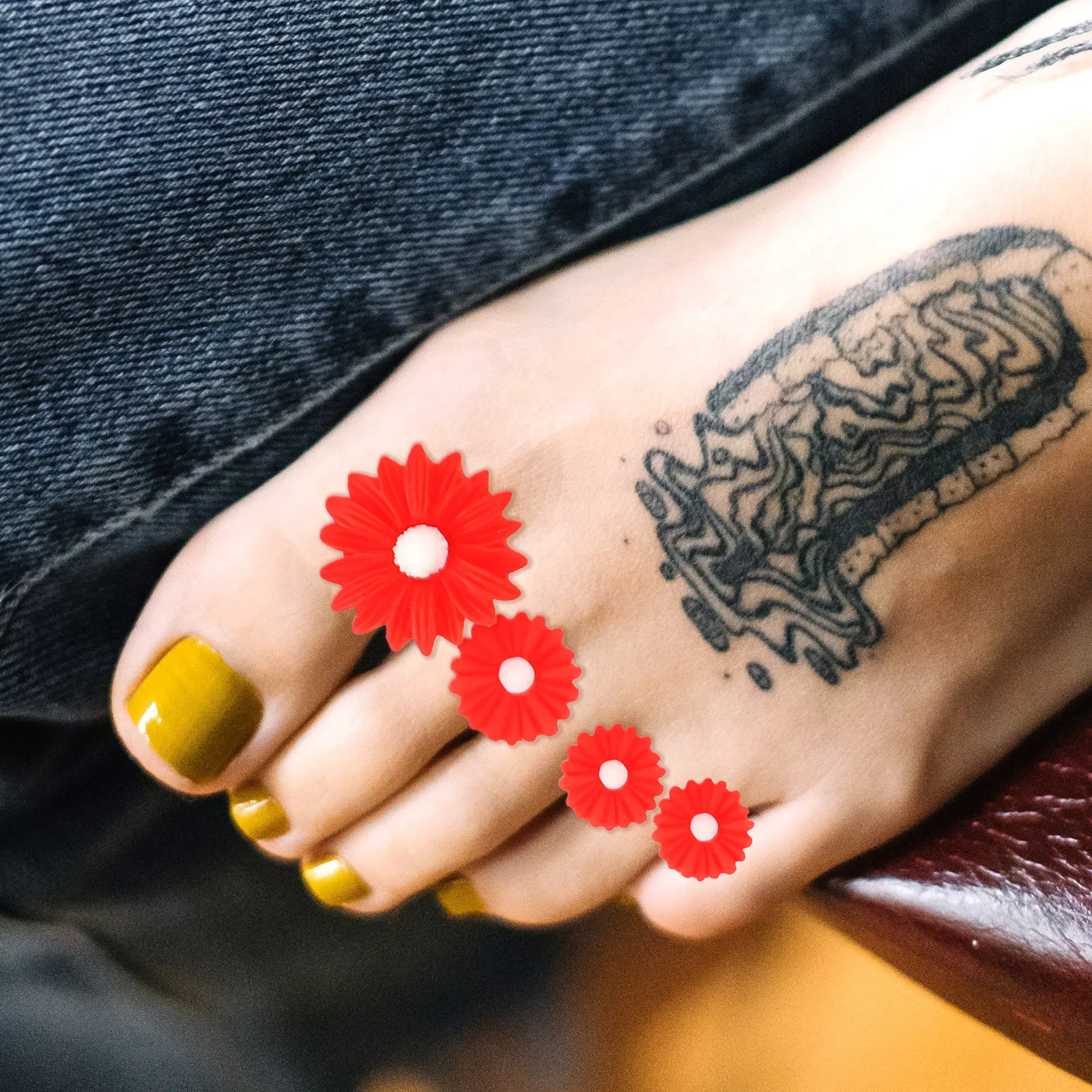 

32Pcs Silicone Toe Separators Flower Design Pedicure Toe Separator Nail Polish Tool Reusable Comfortable for Women Nail Supplies