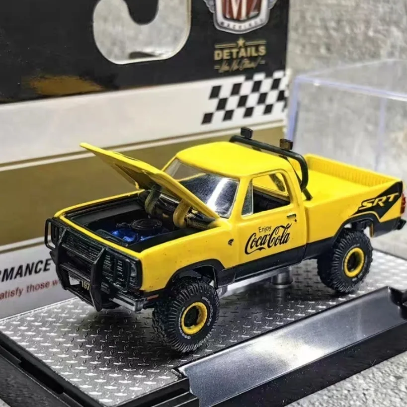 M2 1:64 Alloy Pickup Truck Model Static Display Piece