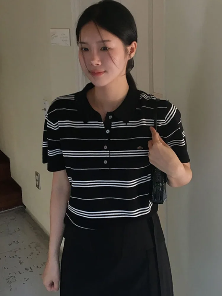 

Summer New Loose ort Sve Ne Striped T irt Women's Korean Sle Vintage College Wind Korean Series Top