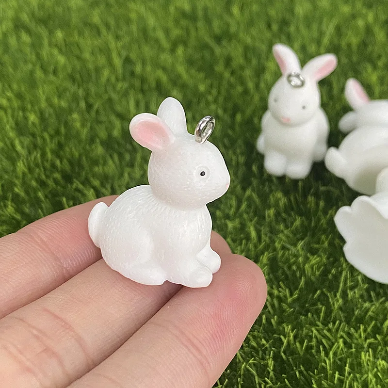 10 pezzi carino piccolo coniglio bianco resina Charms artigianato animale in miniatura per gioielli che fanno ciondolo portachiavi orecchino 3D fai da te
