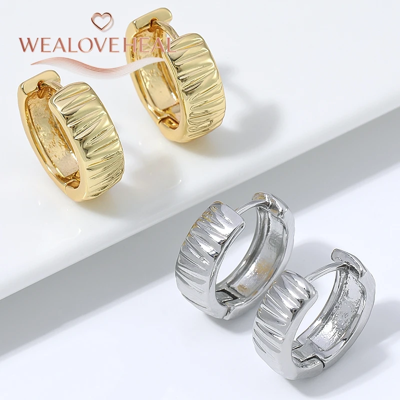 18K vergoldete Messing-Huggie-Ohrringe für Damen, minimalistisches plissiertes Design, perfekt für französische Partys, den Alltag und als Geschenk. – Detail 19