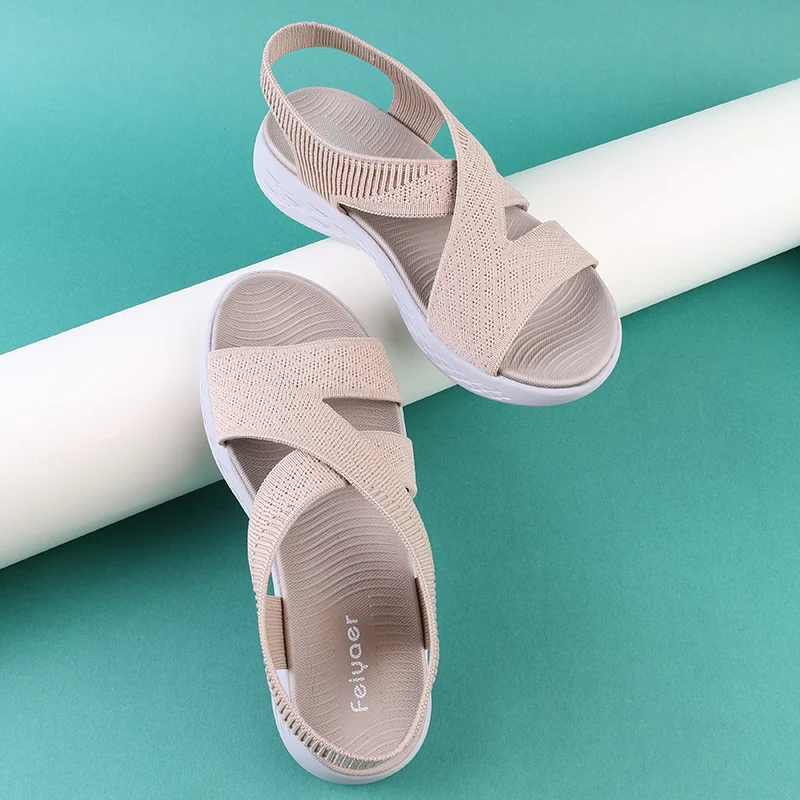 

Летнее ощущение какашек, противоскользящие, влажная вода, пожилые люди, отдых на свежем воздухе, повседневные виды спорта, женские сандалии