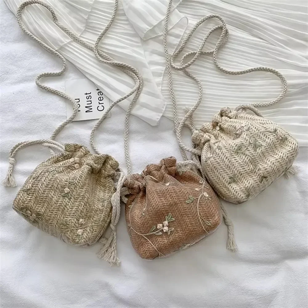 

Boho Straw Crossbody Bag Women's Beach Woven Lace Flower Embroidery Small Shoulder Bucket Purse Drawstring Vacation Accessories