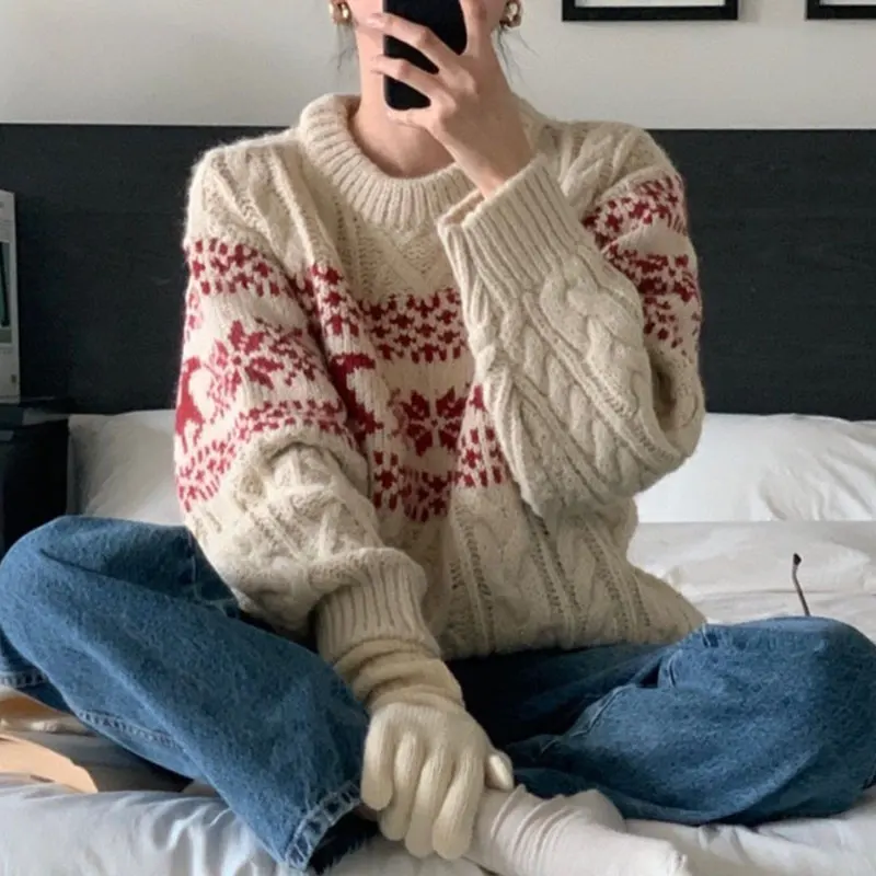 

O-neck Jacquard Weave Pullover Knitted Sweater Christmas Korean Style Women Oversized Lazy Oaf Harajuku Vintage Blusa Termica