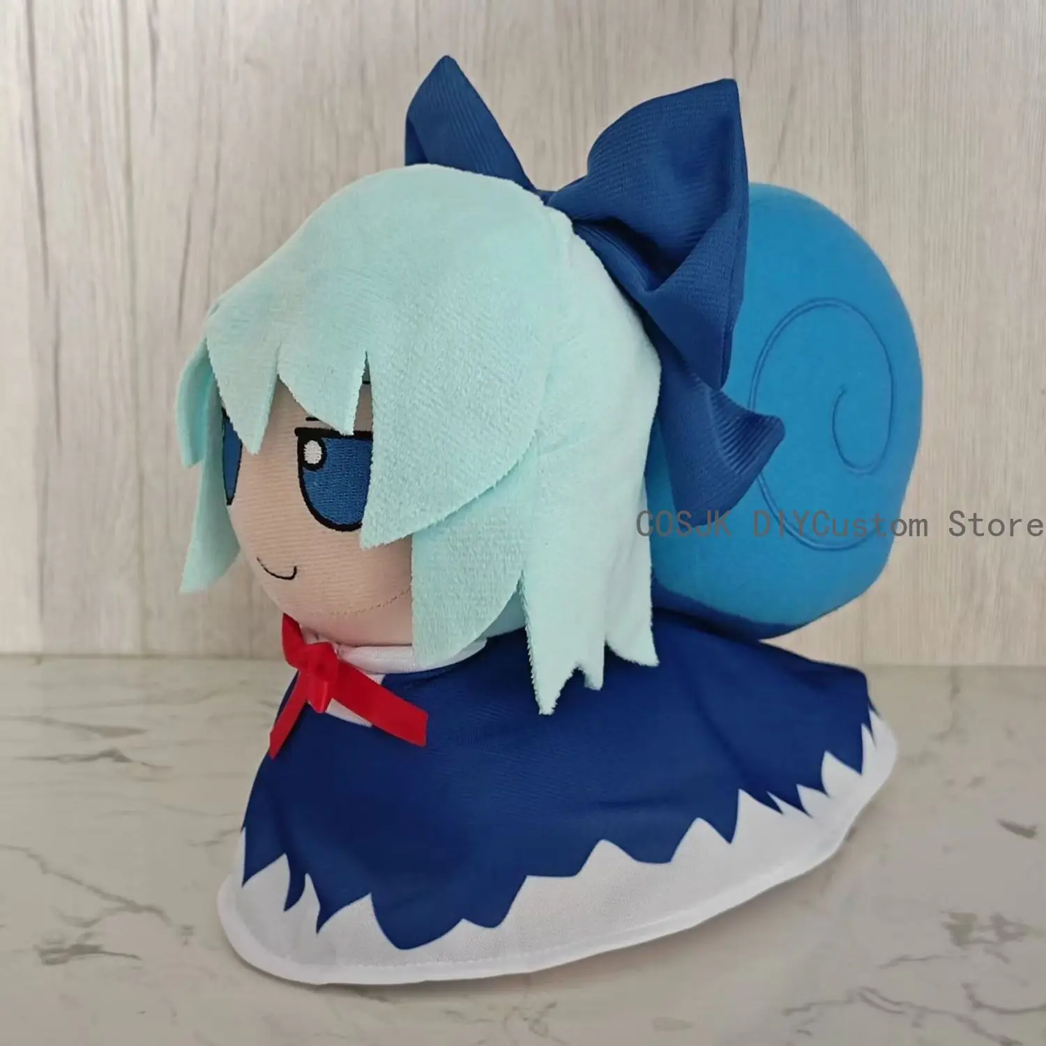 

Милый аниме мультфильм косплей Cirno Snail FUMO сидячая поза фигурка модель подушка талисман реквизит рождественские подарки