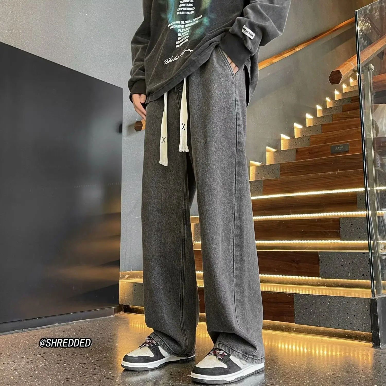 

Мужская мода, корейская версия, студенческие повседневные джинсы, мужские уличные прямые брюки с эластичным поясом, винтажные широкие брюки