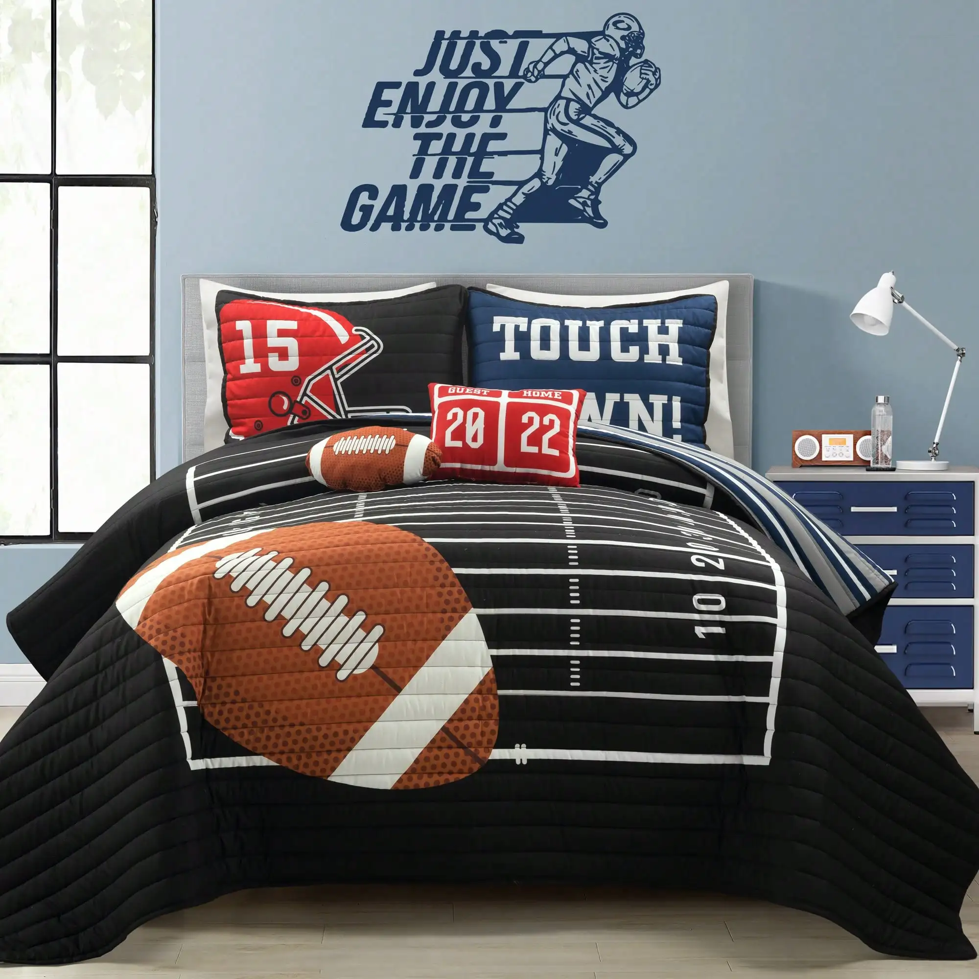 

LUSH DECOR American Football Reversible Oversized Kids Quilt White/Black 5Pc Set Full/Queen Halloween-Fall Decor-Room Decor