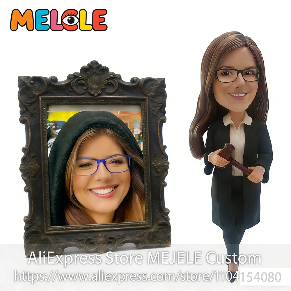 

Изготовленная на заказ фигурка-башкотряс судьи с молотком по фото — Профессиональная деловая женщина в очках, ручная работа из глины, персонализированная