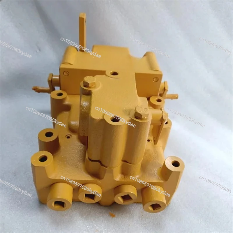 High Quality New Steering Valve 14X4000010 14X-40-00010 for Engine S6D125E-2 S6D125E-3 Dozer D60P-12