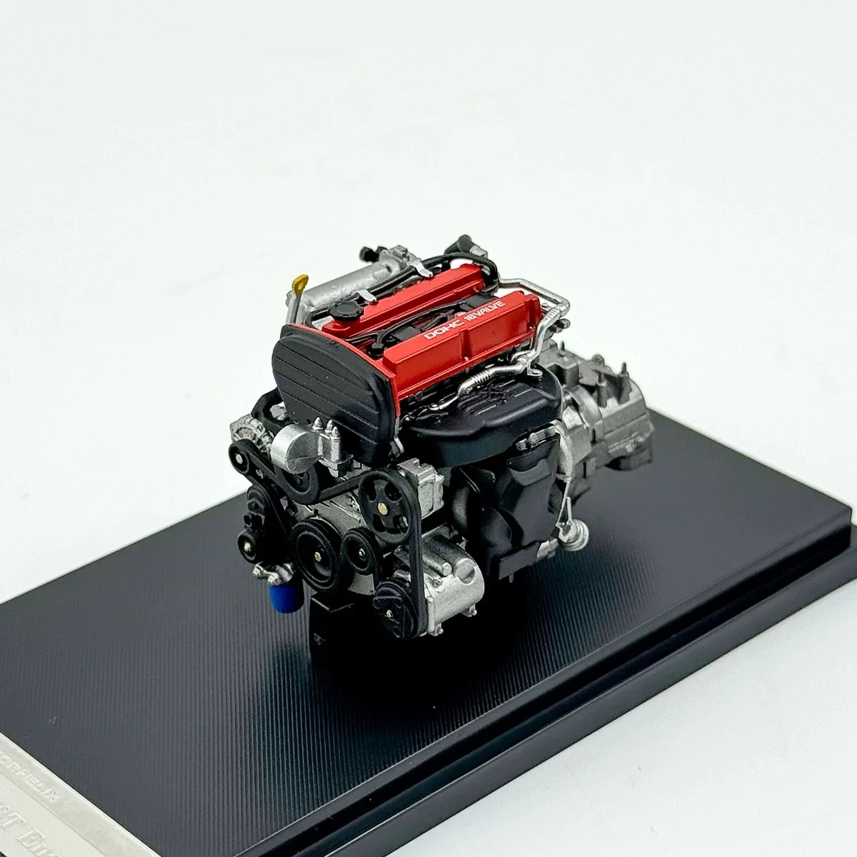 MH 1:18 Alfa Romeo en Mitsubishi EVO4 generatie statisch harsmotormodel