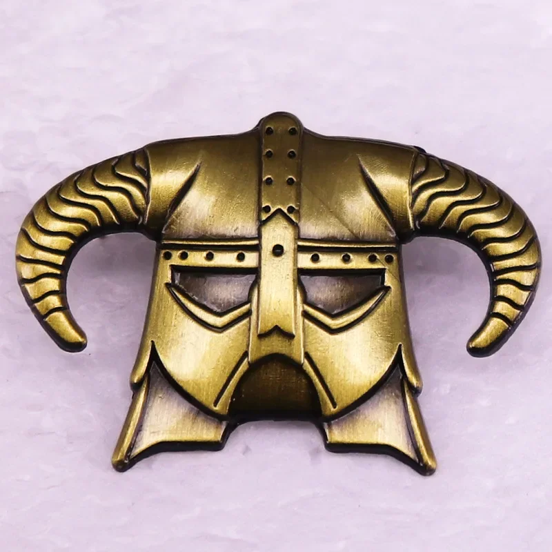 Warrior Mask Brooch Elder and The Scrolls Goth Punk Game Same  Metal Pin Hat Bag Lapel Badge Collection Jewelry