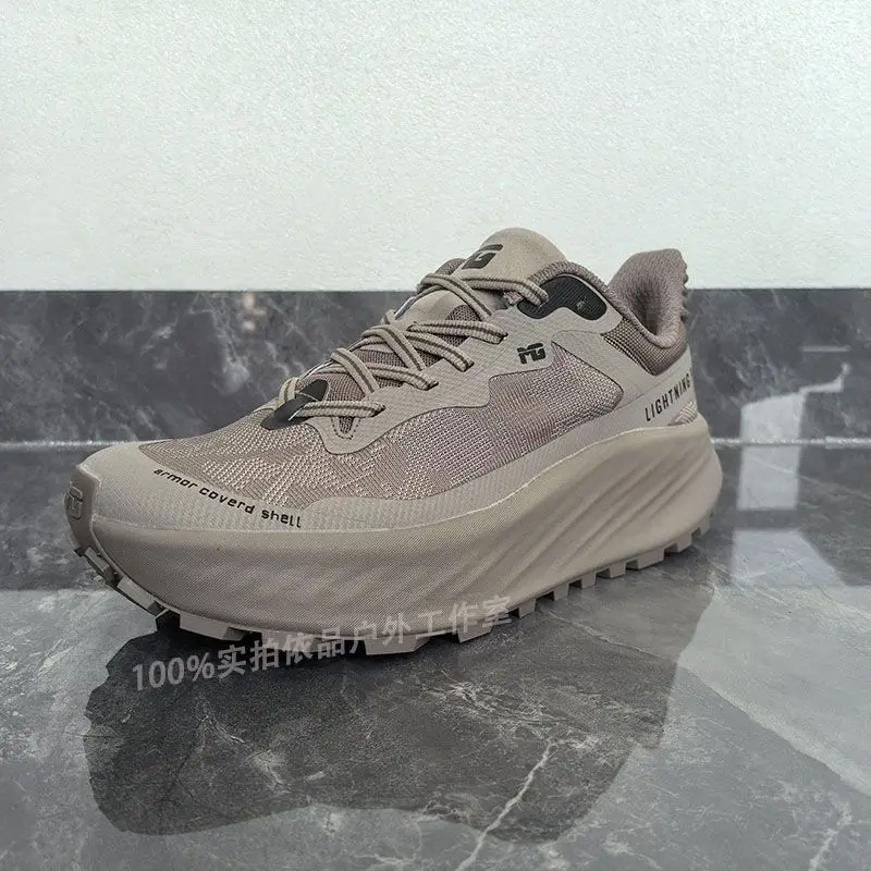 2025 Hot summer new men's lightweight breathable comfortable anti-friction high quality walking shoes Very good