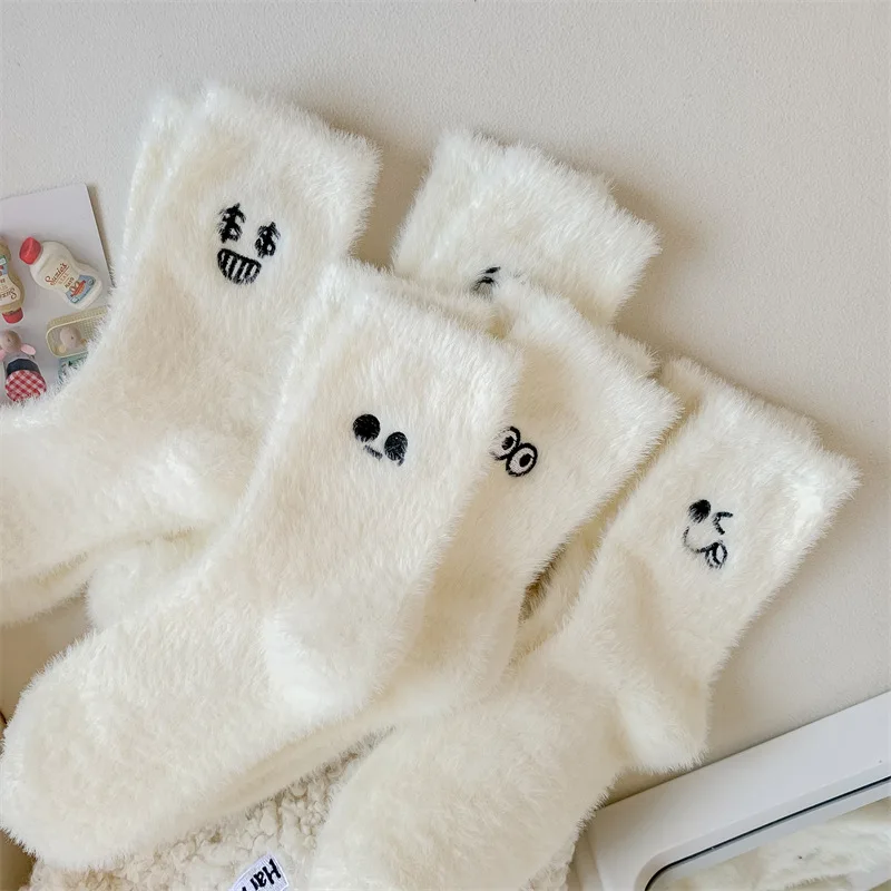 2023 New Autumn Winter Thicken Women Socks Cute Embroidered Plush Socks for Women Warm Mimetic Mink Funny Emoticon Socks 35-40