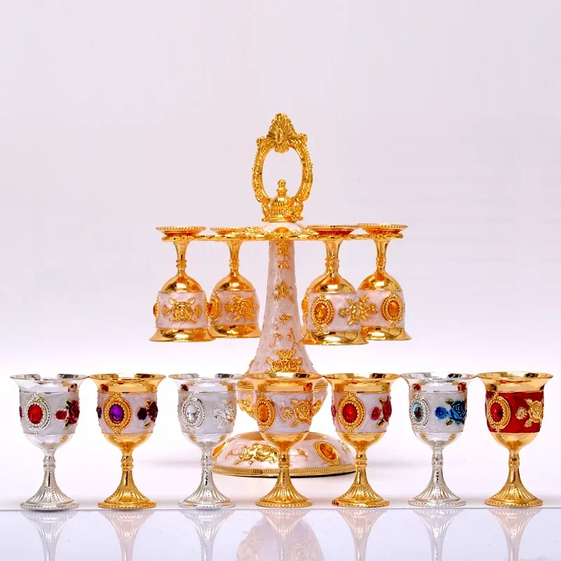 European Russian Metal Hanging Wine Rack Crystal Wine Cup Holder Fashion Exquisit Castle Pattern Cup Table Decoration