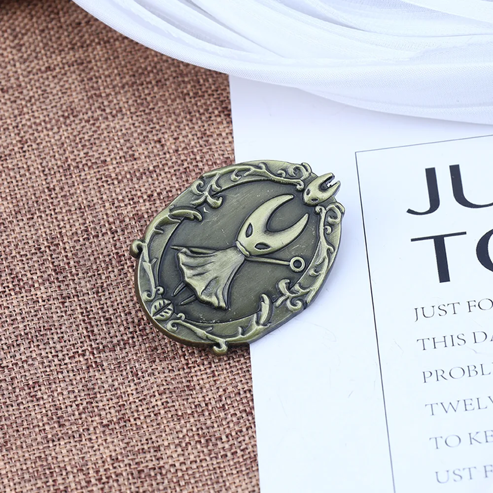 Przypinka emaliowana Hollow Knight, retro metalowa odznaka kolekcjonerska, zabawna ozdoba do plecaka, broszki, prezent