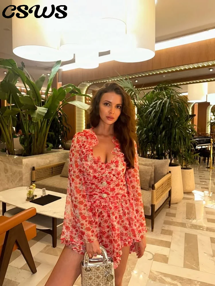 Abito corto con stampa volant sexy Abito da donna sottile a maniche lunghe con scollo a V pieghettato Abiti da festa da spiaggia 2025 Moda estate Abito rosa Lady