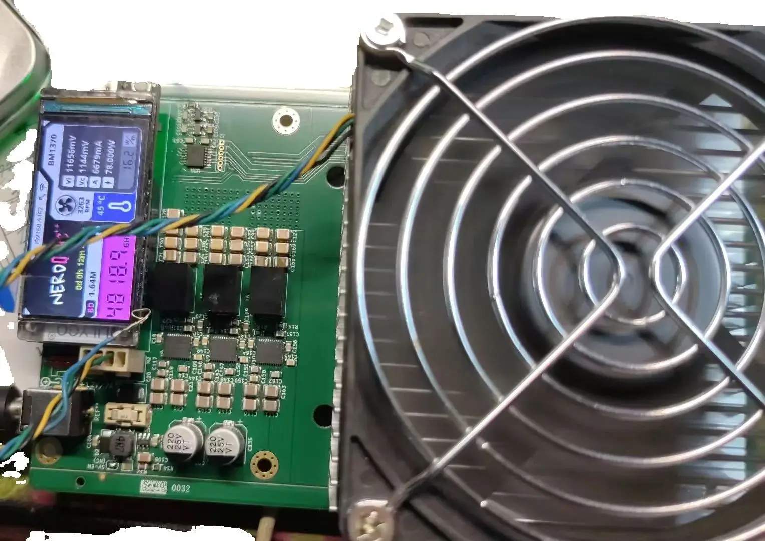 Nerdqaxe++ Nerdqaxe++Plus