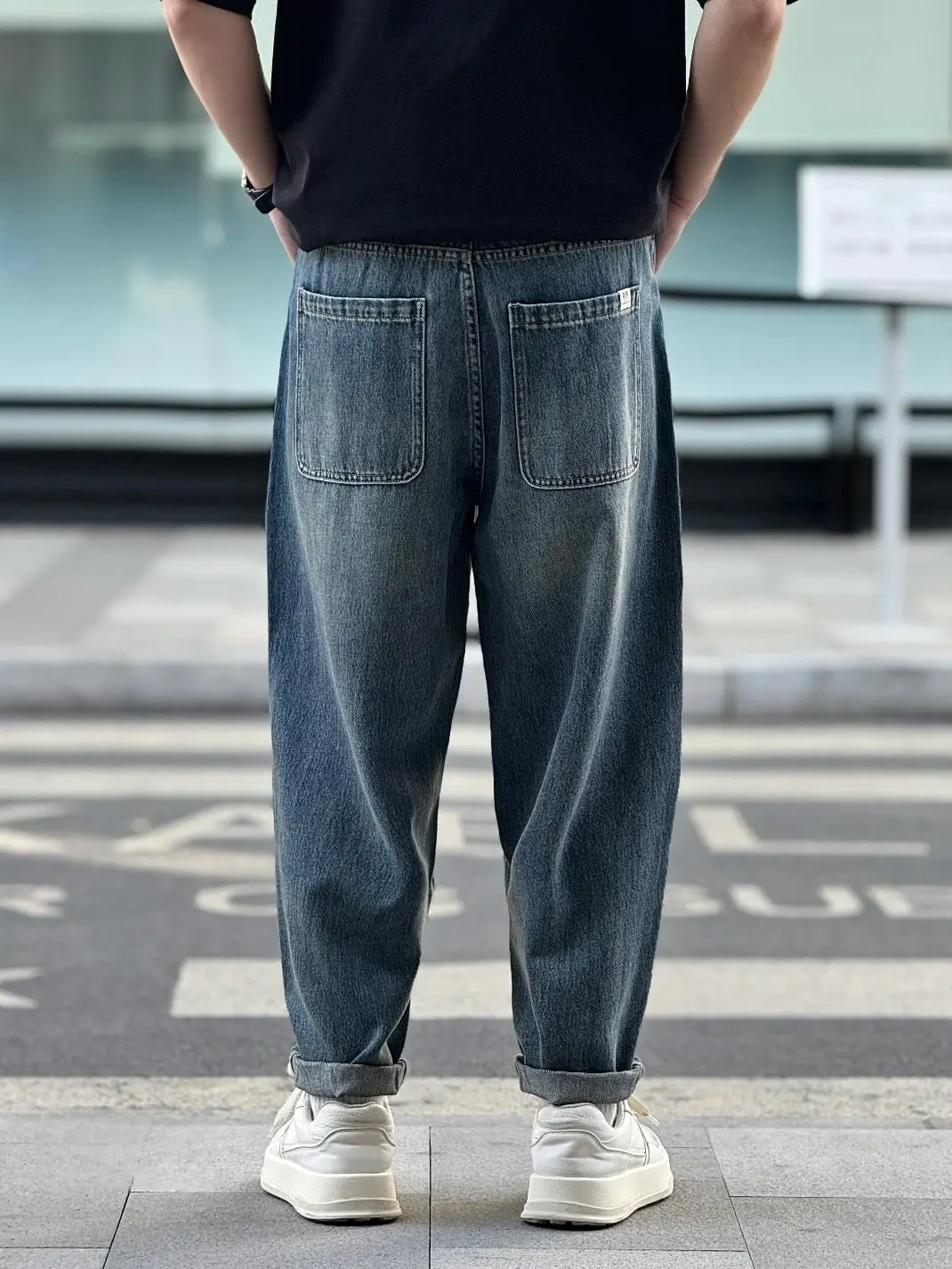 

Новые мужские джинсы с широкими штанинами, высококачественные, стильные, легкие, роскошные, повседневные, приталенные, молодежные, популярные