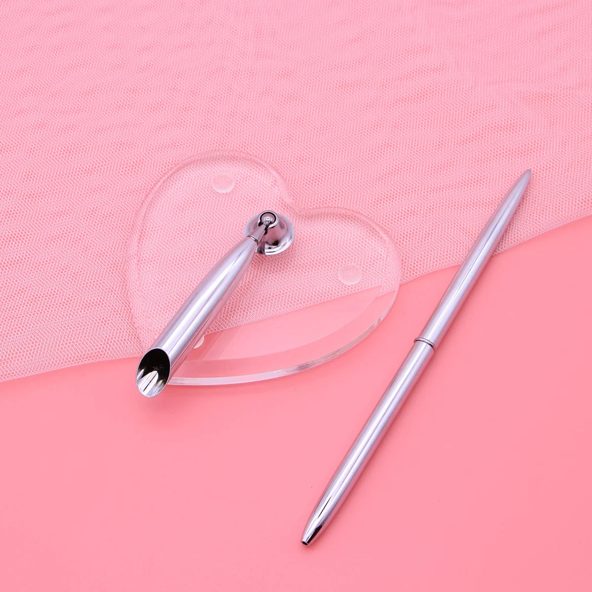 

Silver Wedding Reception Guest Pen Clear Acrylic Heart Shape Holder Rotatable 360 Degrees Perfect for Bridal Engagement