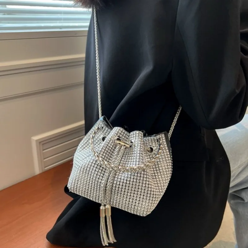 Full Shiny Rhinestone Bucket Bag Fashion Senior Drawstring Banquet Bag Ladies Evening Single Shoulder Chain Bag Crossbody