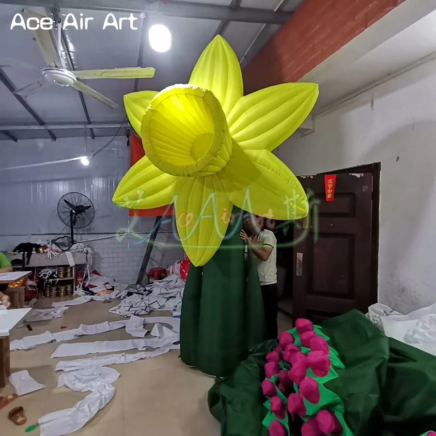 Giant Plants Model Inflatable Flowers Replica Narcissu Flower with Outerior Blower for Events Decoration and Exhibition