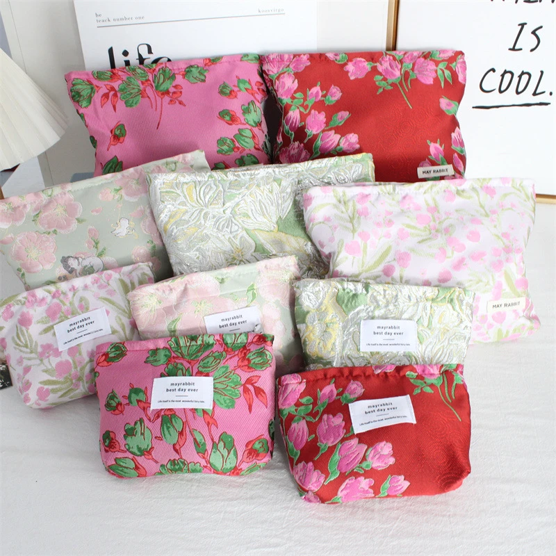 Travel Toiletry Bag Makeup Organizer Bags Skincare OrganizerVintage Embossed Floral Cosmetic Bag Pouch Capacity Lipstick Case