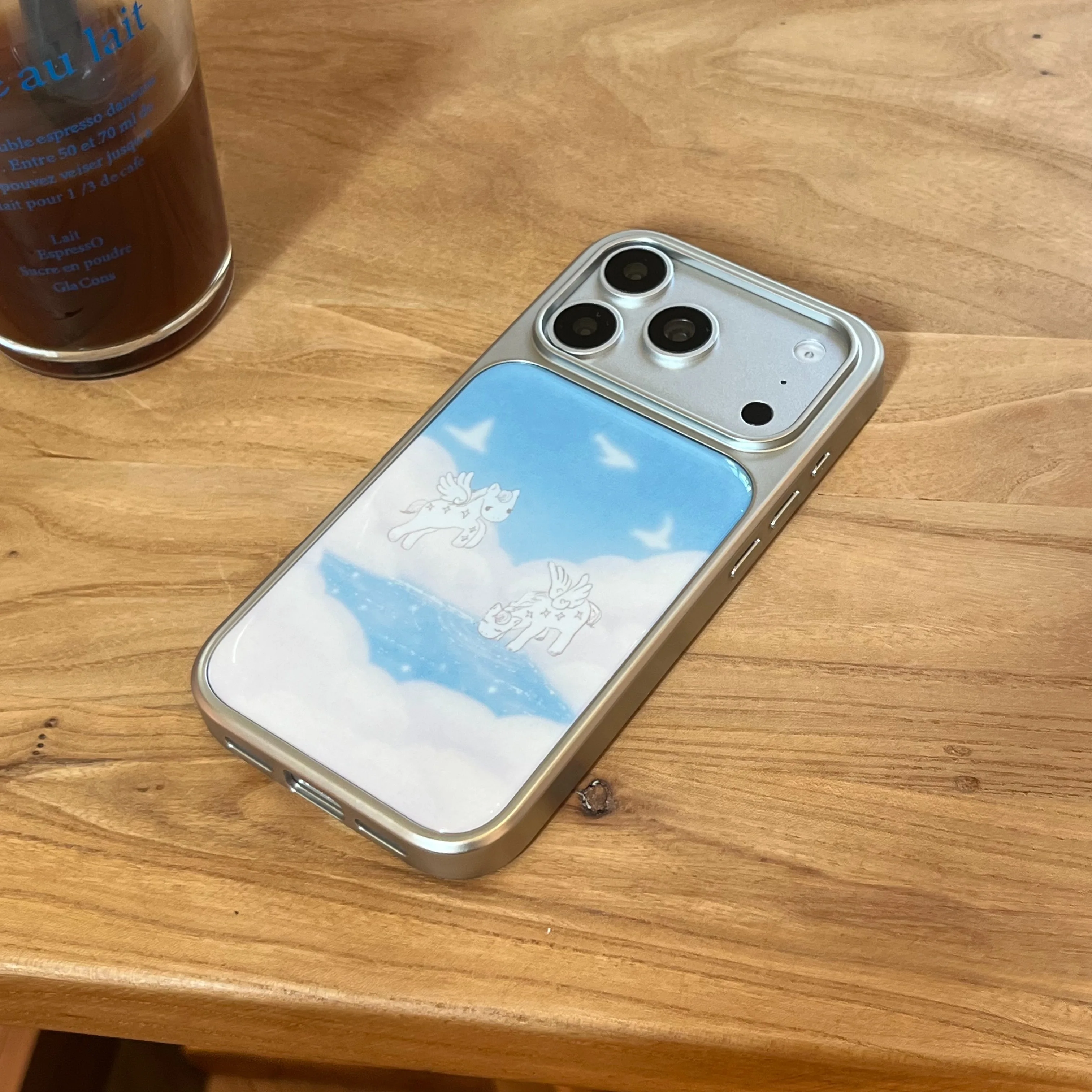 Traumhafter Wolken- & Flügel-Pony Ethereal Sky Pony Galvanisierte Handyhülle für iPhone 18 17 16 15 14 13 Pro Max Rückseiten-Capa – Detail 2
