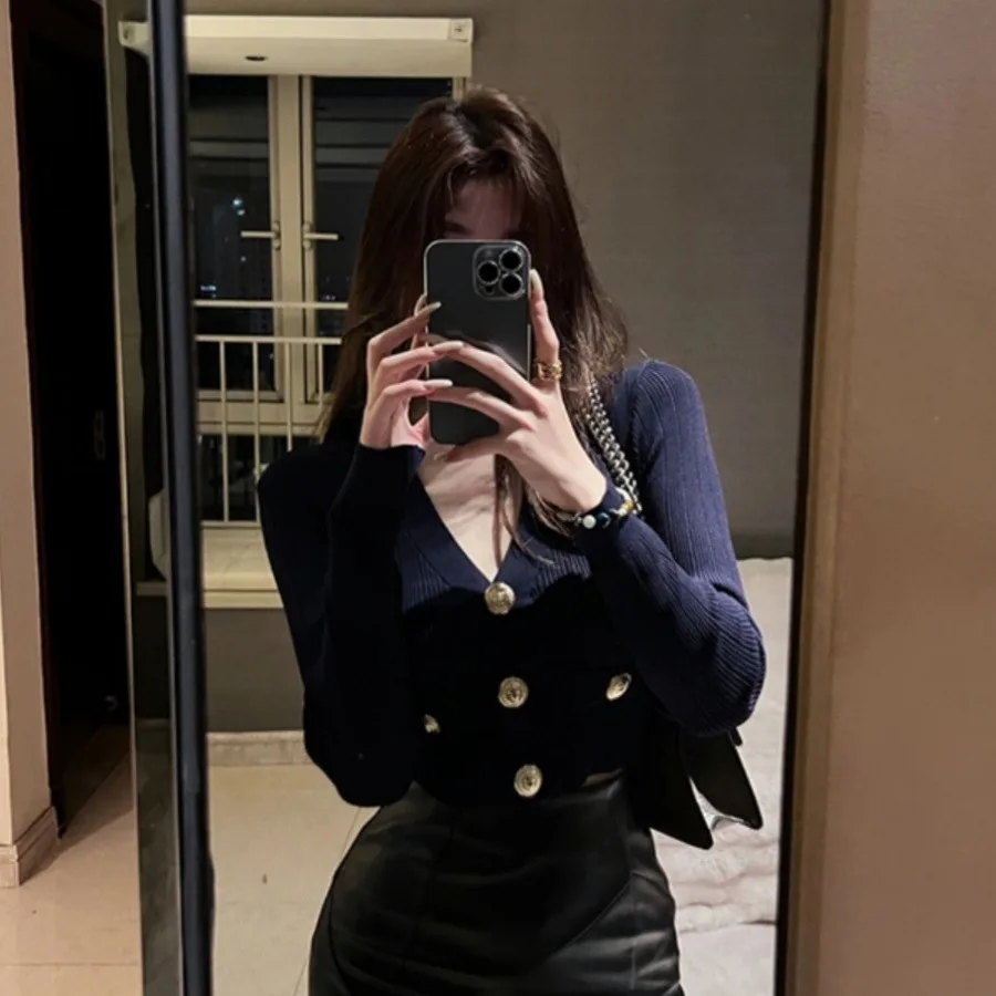 

Knitted Cardigan Jacket Women's Autumn and Winter New Temperament V-neck Luxury Single-breasted Top