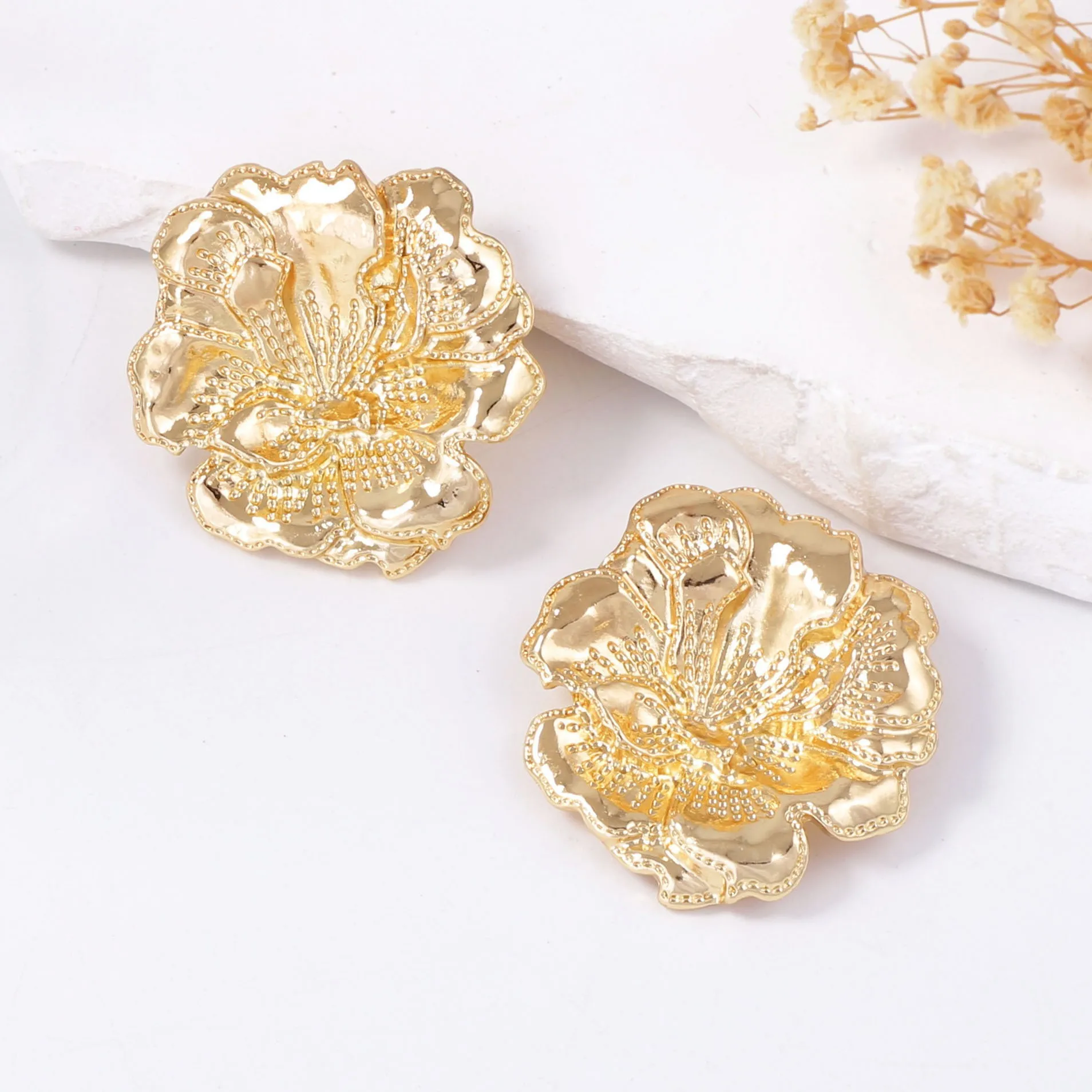 Unique alloy flower design sense retro texture feeling stud earrings daily suitable for women's accessories