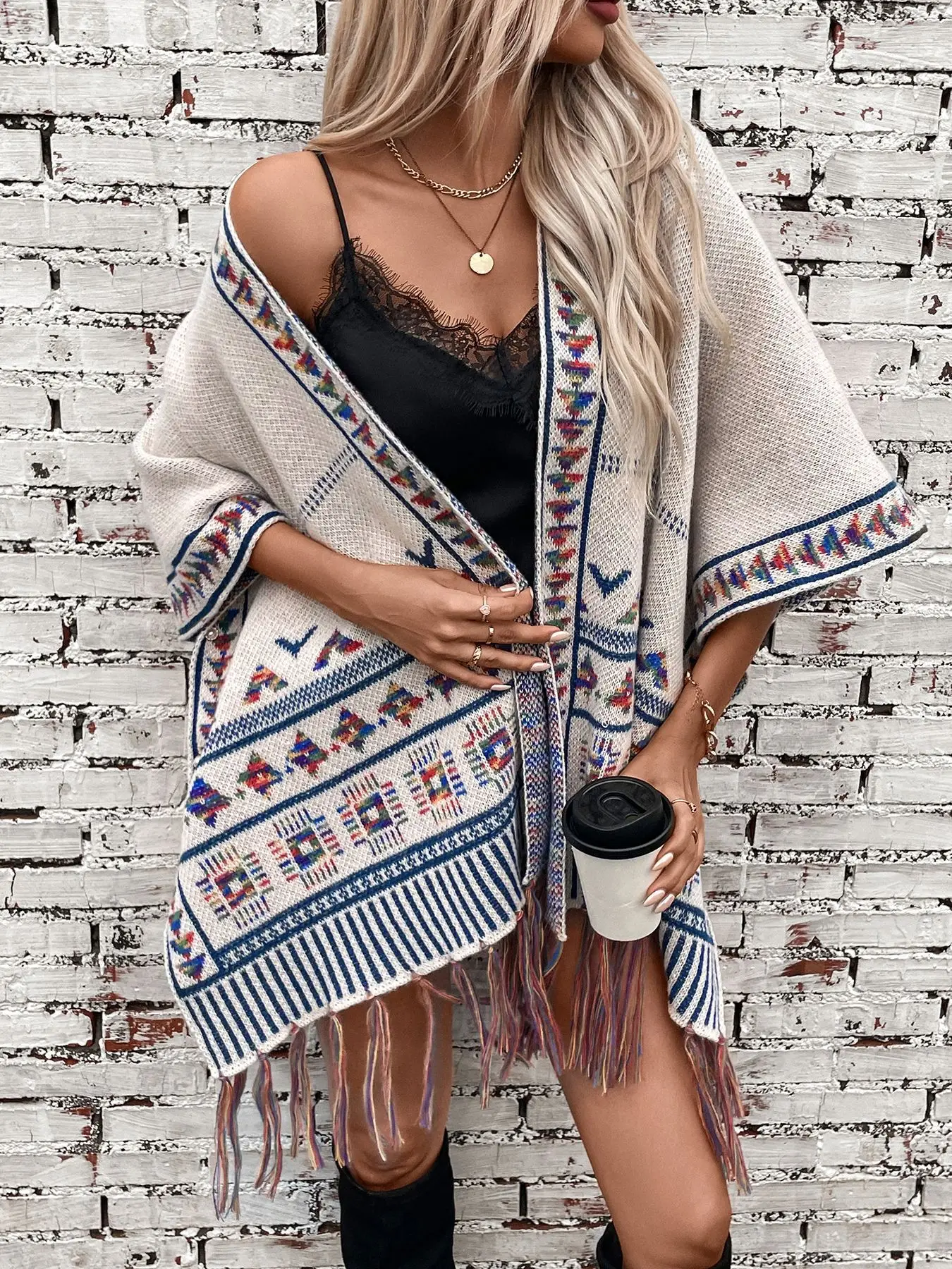 

2024 Women Knitted Loose Cloak Autumn Warm Poncho Cappa Batwing Sleeves Long Jacquard Weave Tassel Shawl Overcoat