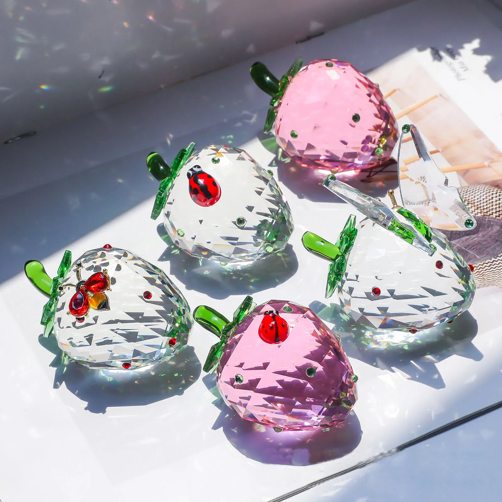 Crystal Strawberry Figurines Set With Lovely Butterfly Beetle Collectible Ornament  Glass Strawberry Craft Home Wedding Decor