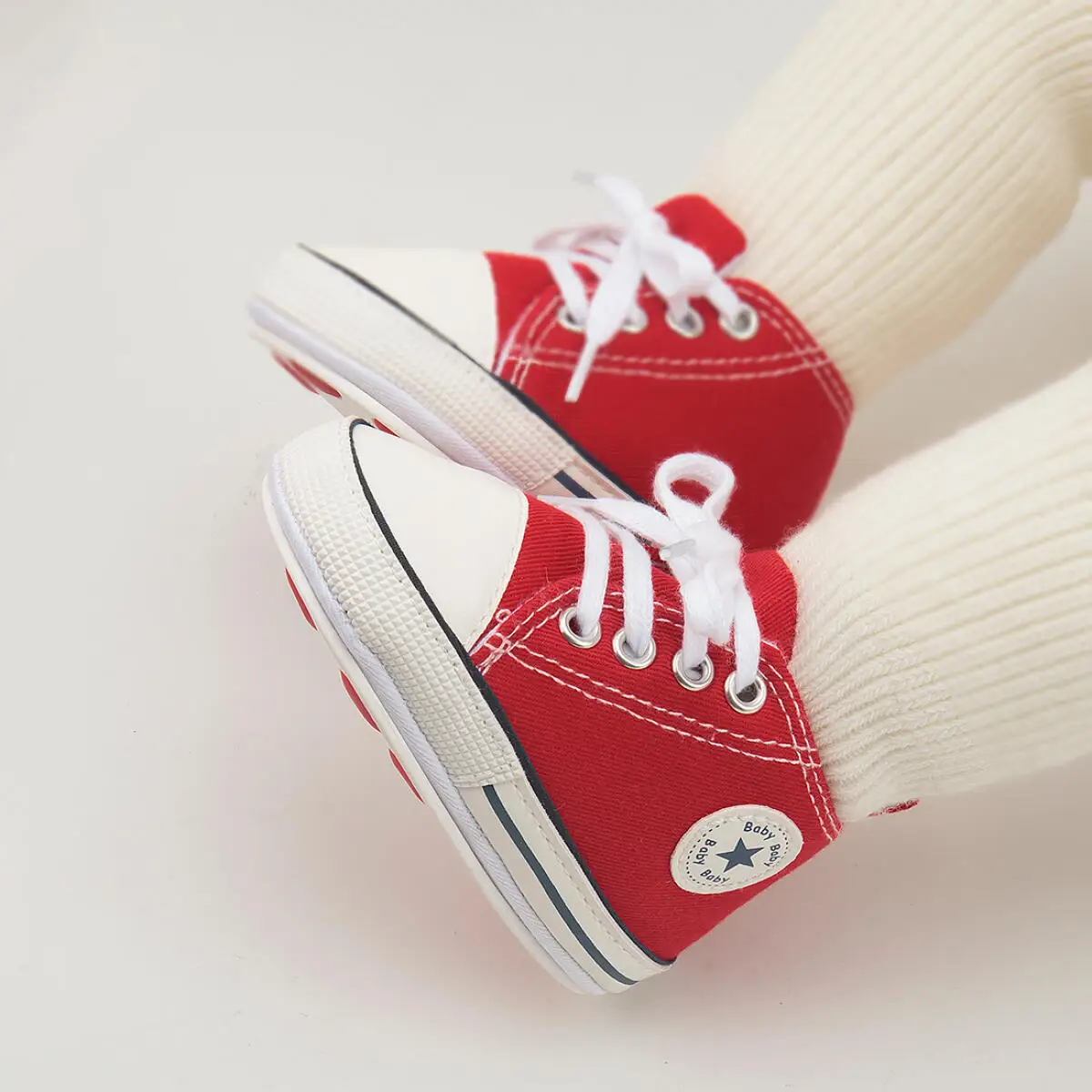 Atasan Tinggi Sepak Bola Bayi Pertama Walkers Sepatu Kasual Kanvas Klasik Sol Anti Selip Lembut Katun Gaya Olahraga Serbaguna Modis
