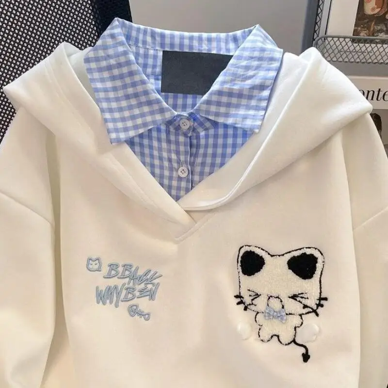 Felpa con cappuccio ricamata con gattino Kawaii Felpa in due pezzi finta patchwork scozzese bianco da donna Y2K Top streetwear casual simpatico cartone animato