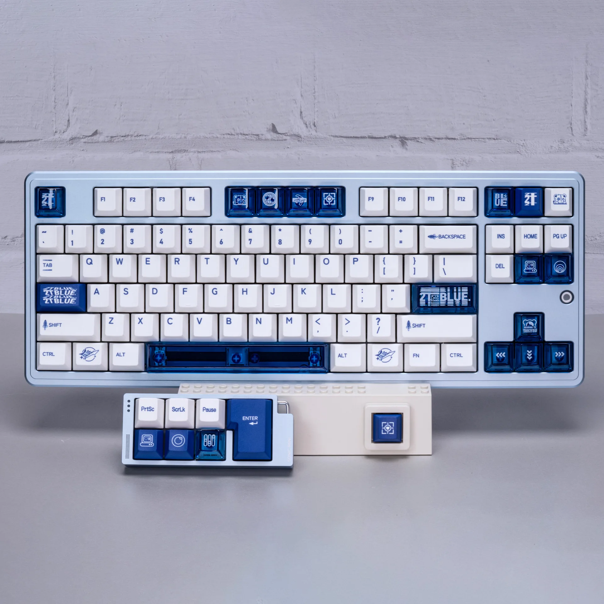 Retro Two-Color White Blue Keycap Set PBT Cherry Profile 5-Side Dye Sub Vintage Style Custom Mechanical Keyboard Keycap 143-key