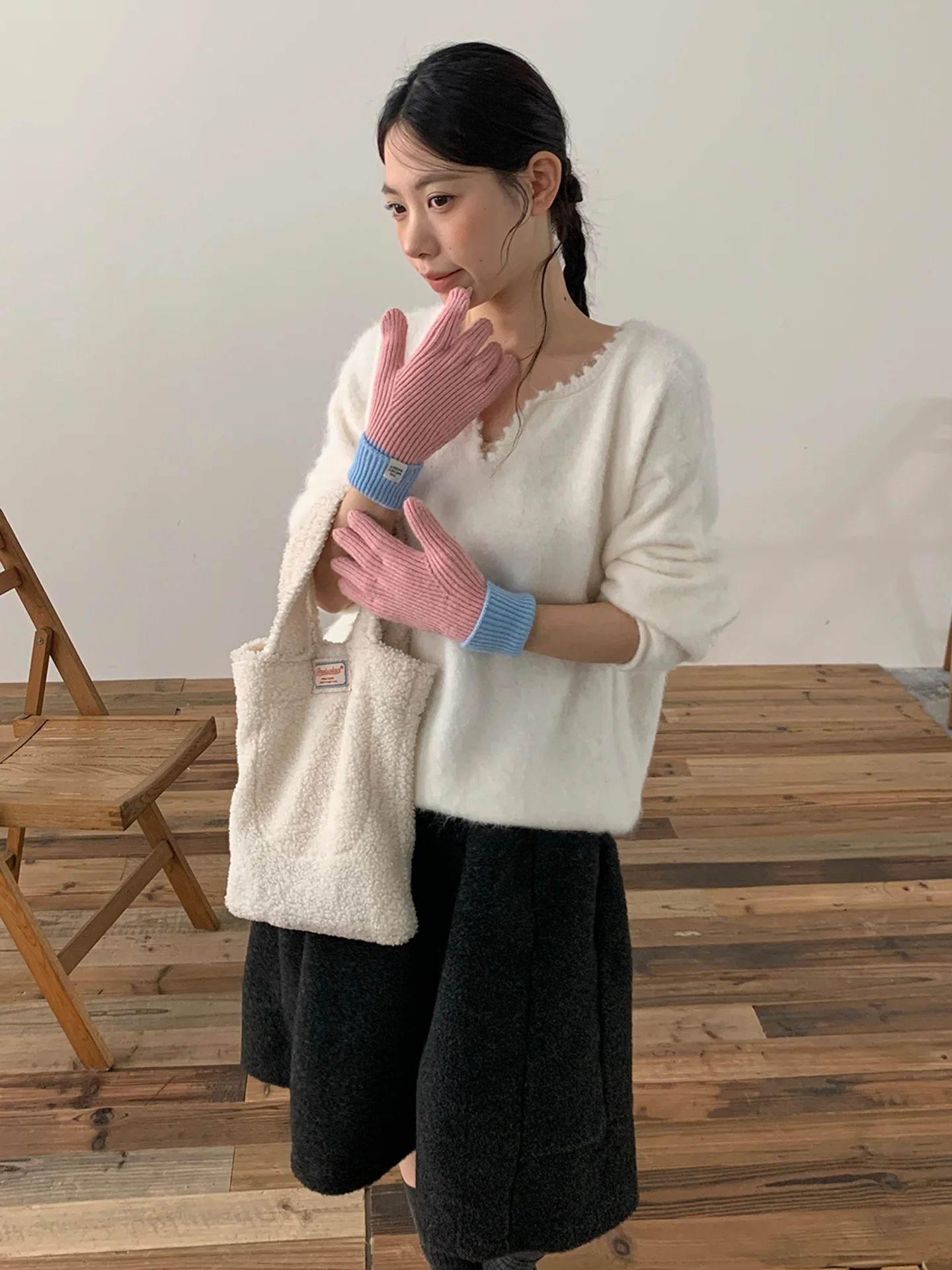 Thickened Knitted Five-Finger Women's Gloves Touchscreen Compatible Cycling Warmth Retention Retro Splice Color Bike Riding G...